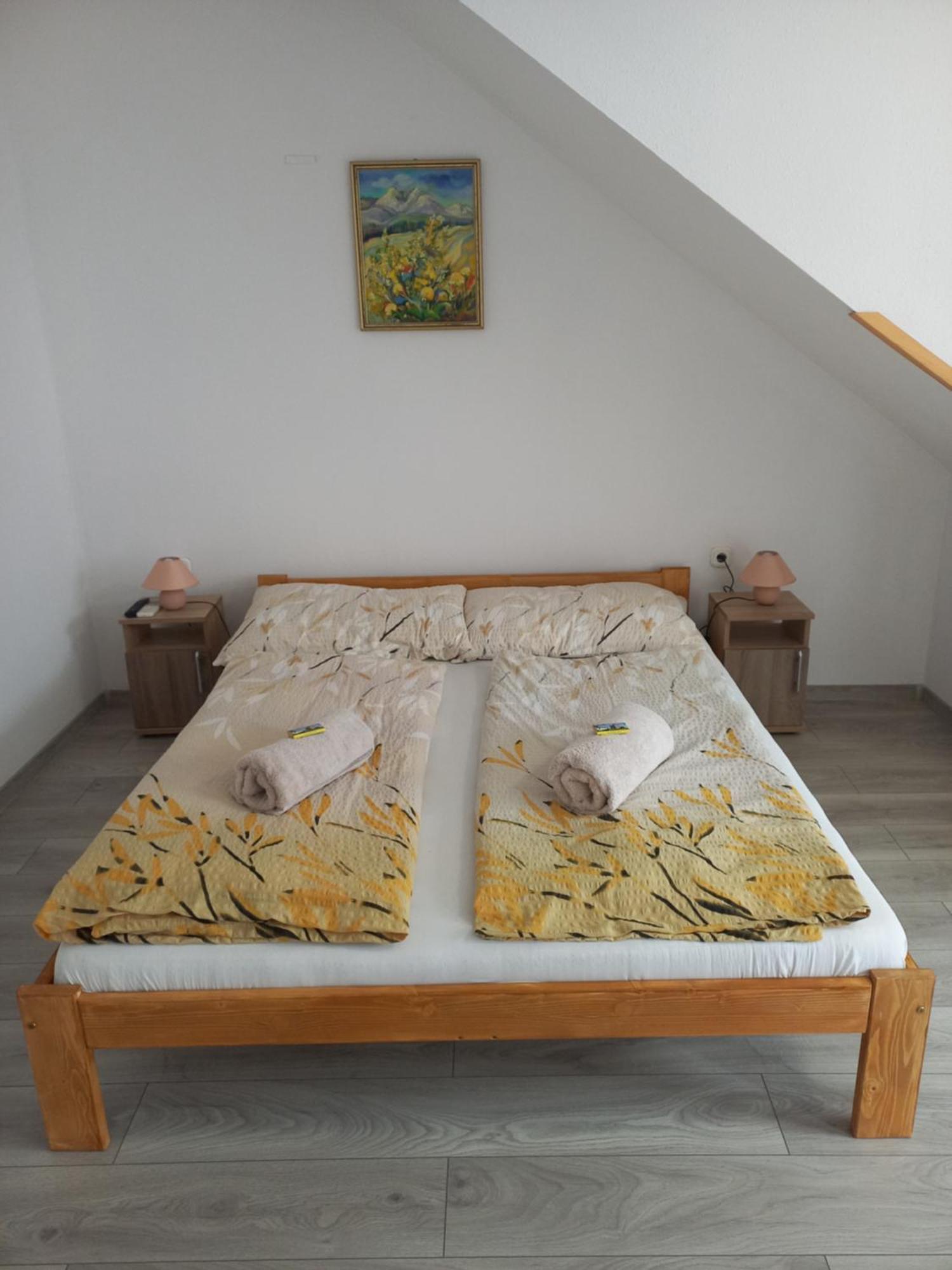 Julia Vendeghaz Apartment Sarospatak Ngoại thất bức ảnh
